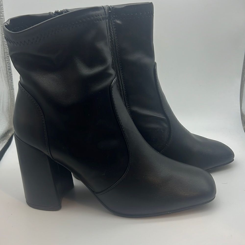 Madden Girl black boots-women 6.5‎